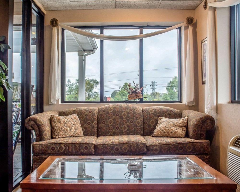 Econo Lodge Dewitt I-90 Zewnętrze zdjęcie