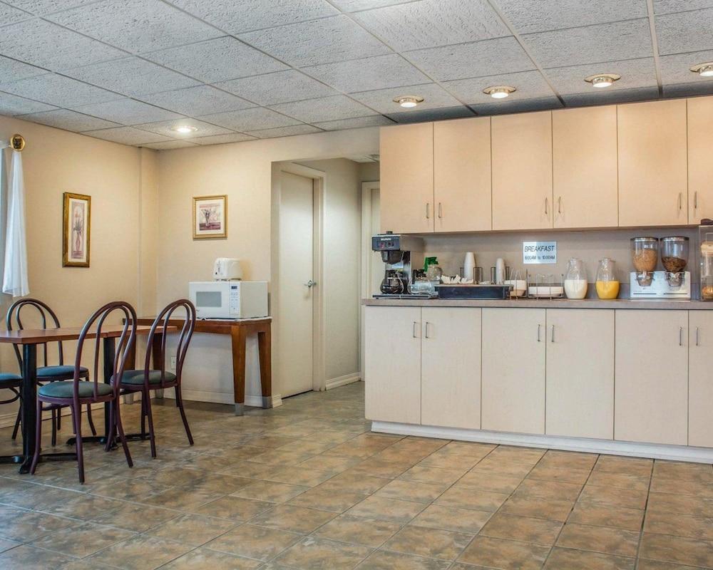 Econo Lodge Dewitt I-90 Zewnętrze zdjęcie