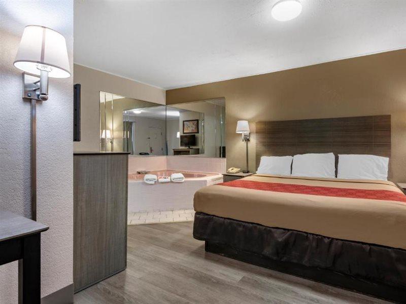 Econo Lodge Dewitt I-90 Zewnętrze zdjęcie
