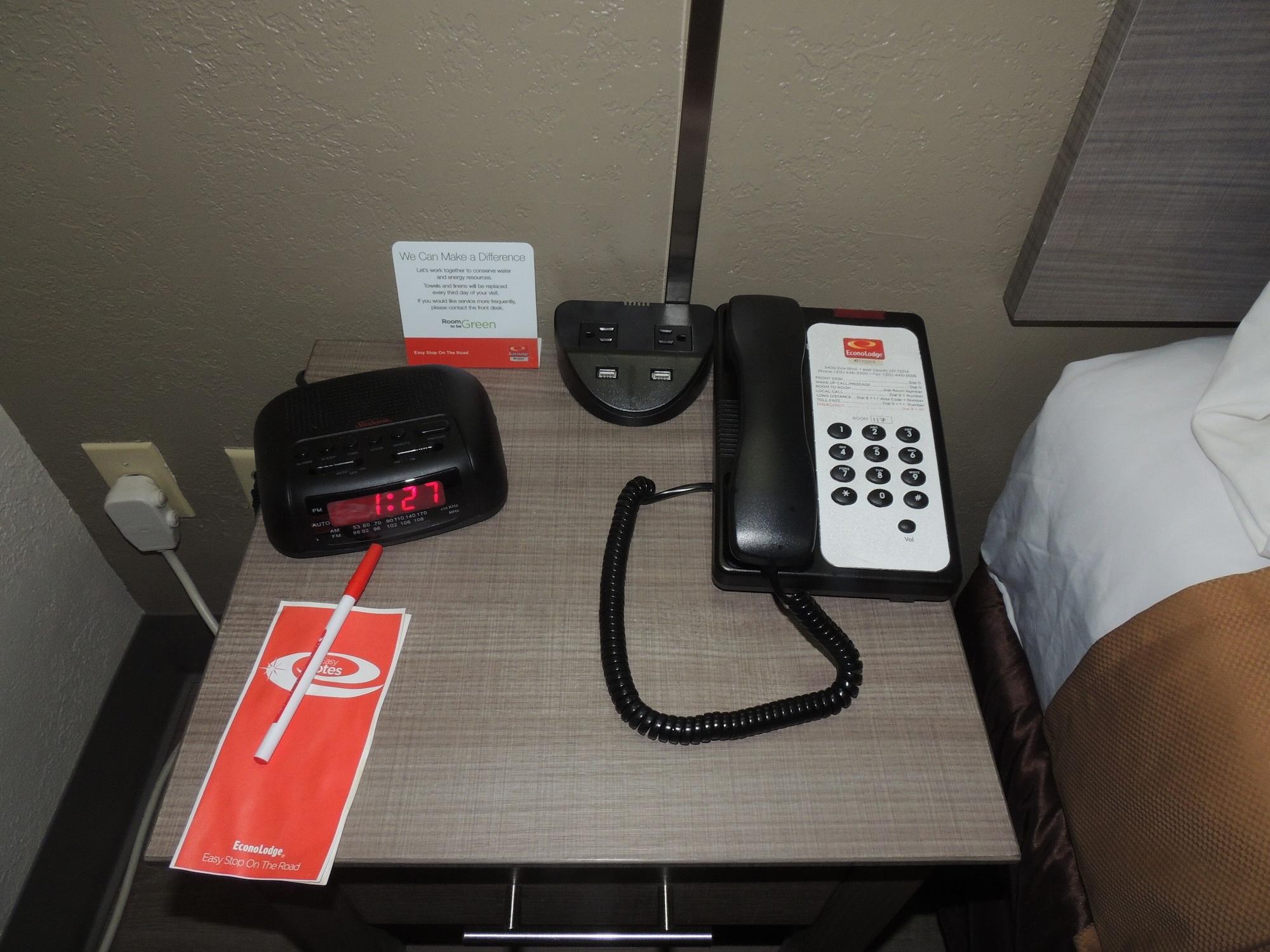 Econo Lodge Dewitt I-90 Zewnętrze zdjęcie
