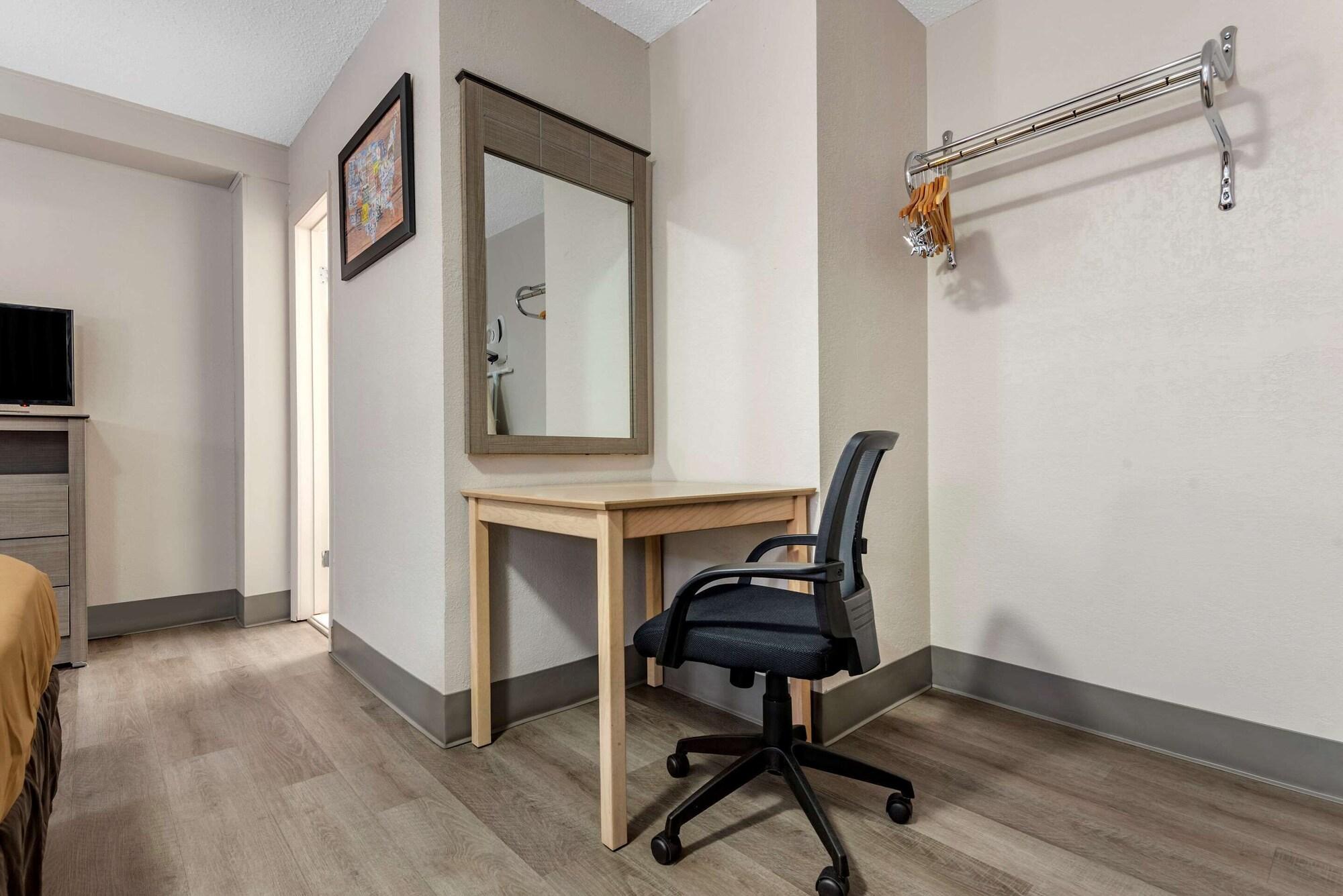 Econo Lodge Dewitt I-90 Zewnętrze zdjęcie