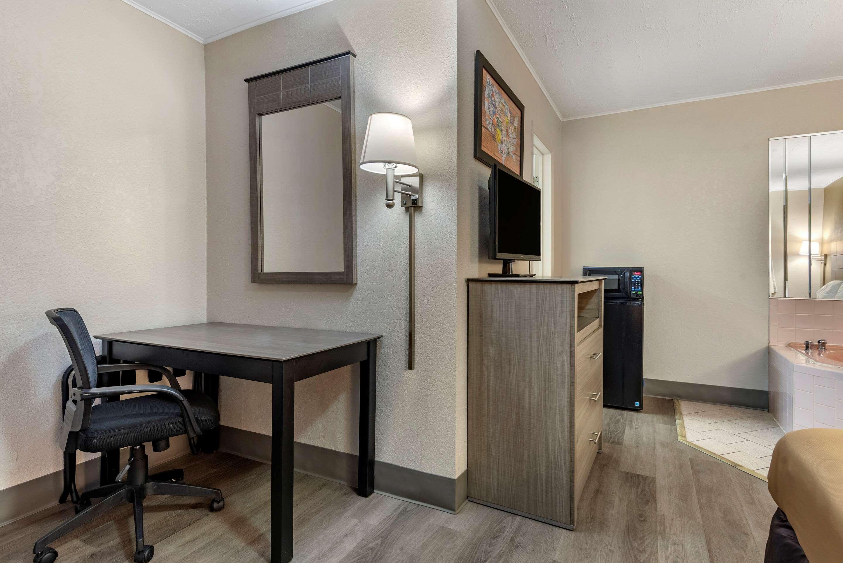 Econo Lodge Dewitt I-90 Zewnętrze zdjęcie