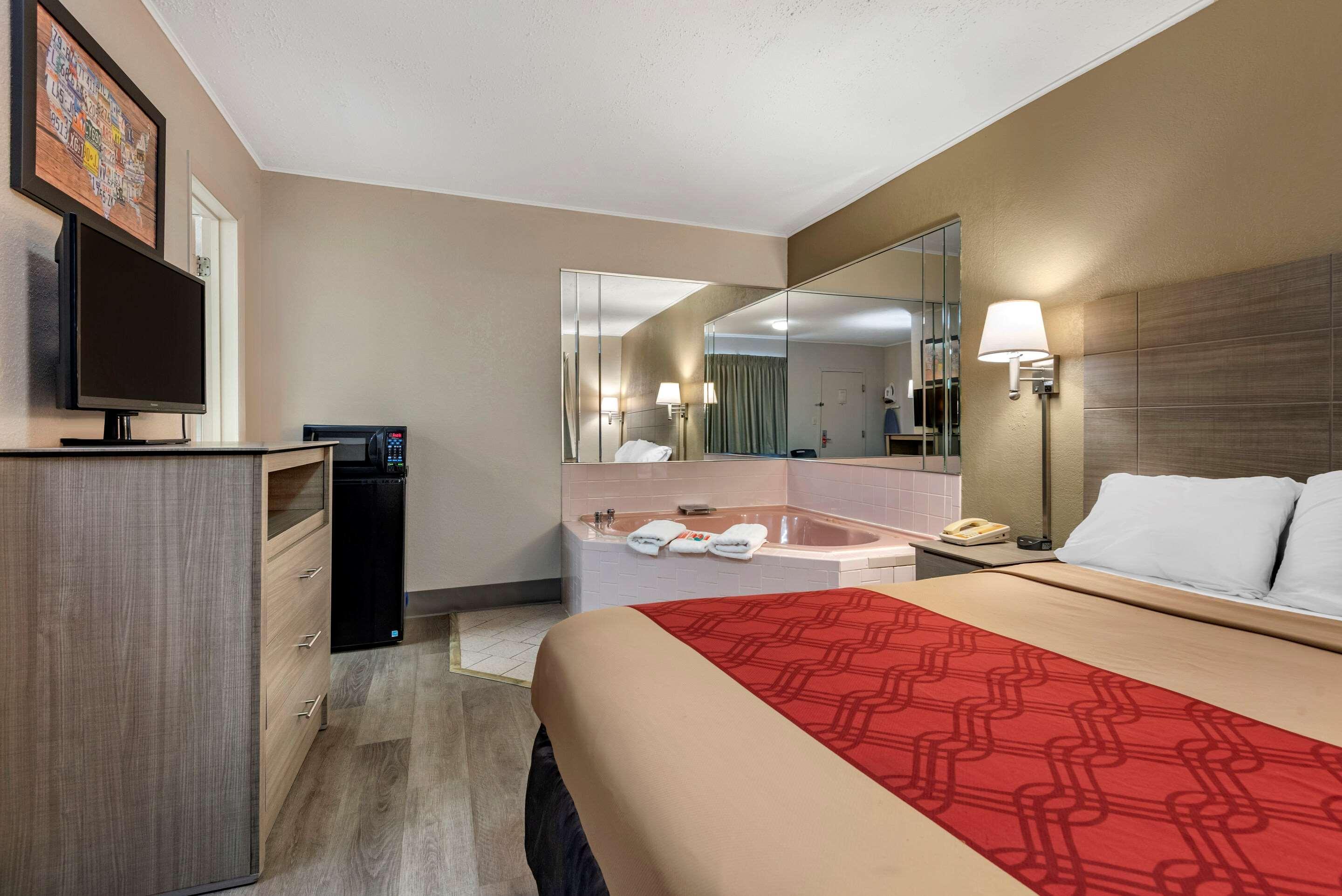 Econo Lodge Dewitt I-90 Zewnętrze zdjęcie