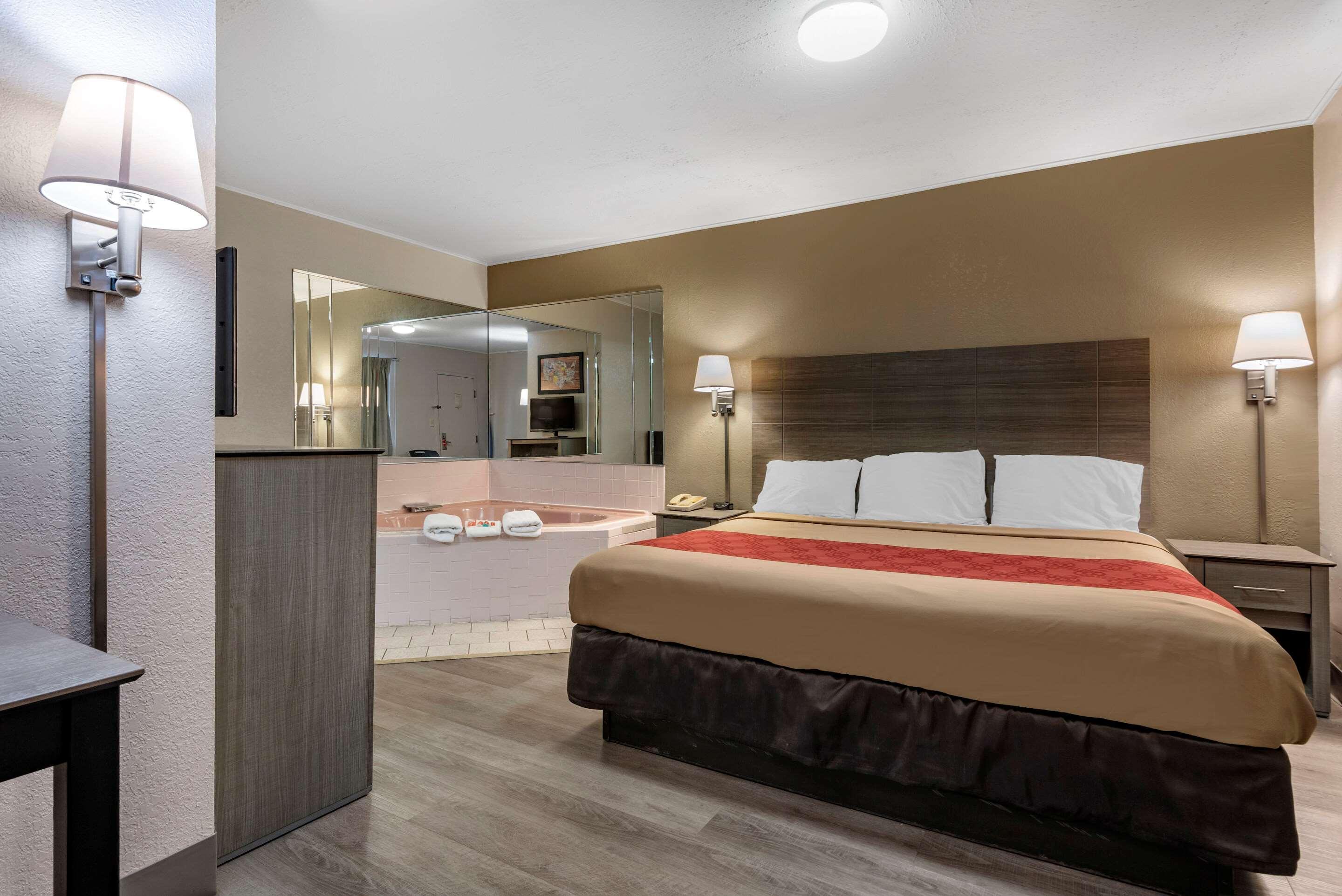 Econo Lodge Dewitt I-90 Zewnętrze zdjęcie