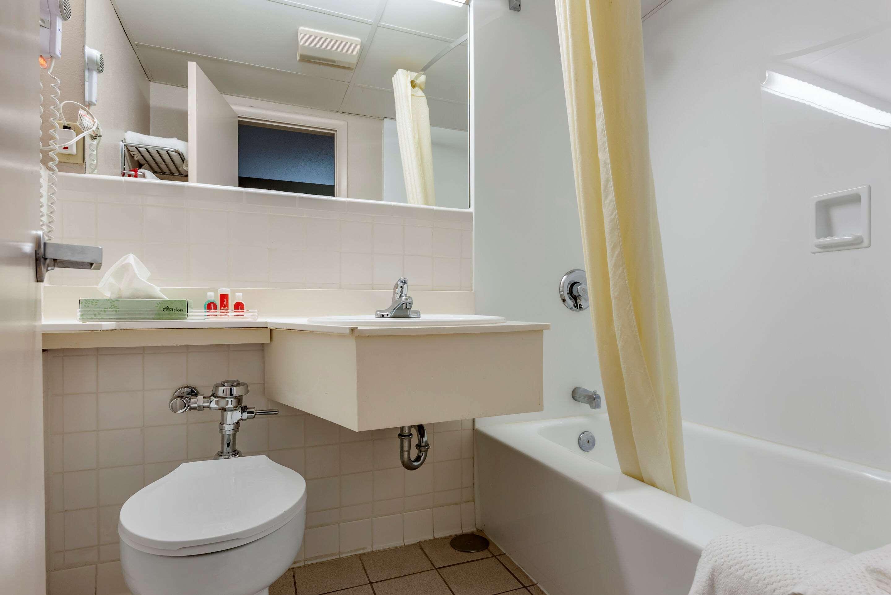 Econo Lodge Dewitt I-90 Zewnętrze zdjęcie