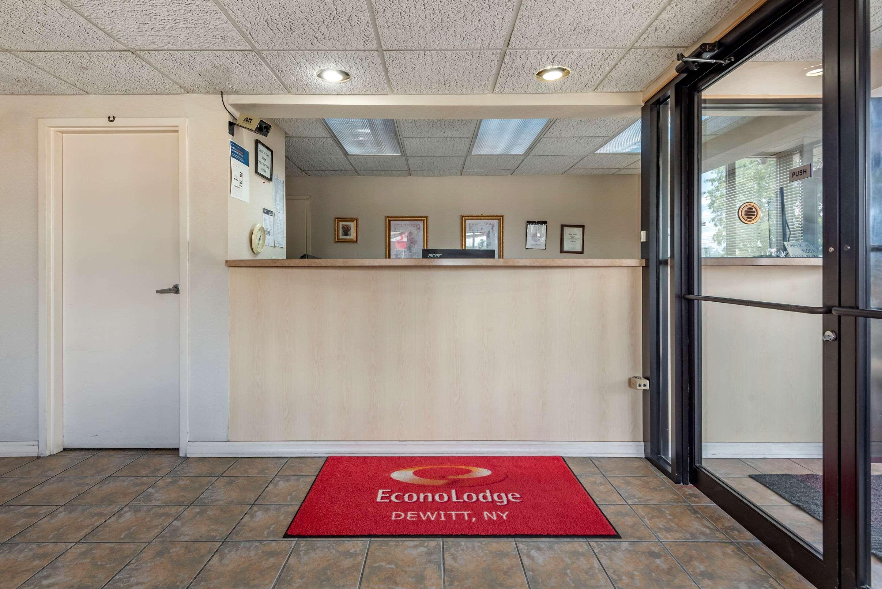 Econo Lodge Dewitt I-90 Zewnętrze zdjęcie
