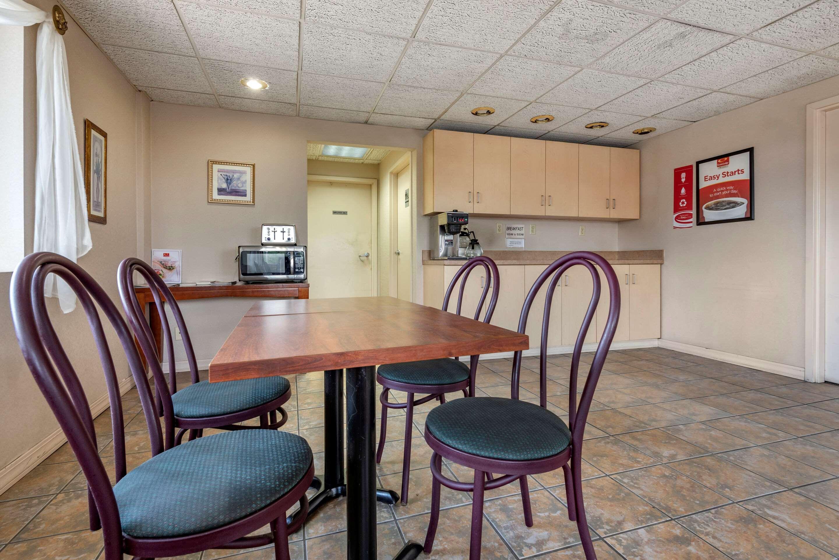 Econo Lodge Dewitt I-90 Zewnętrze zdjęcie